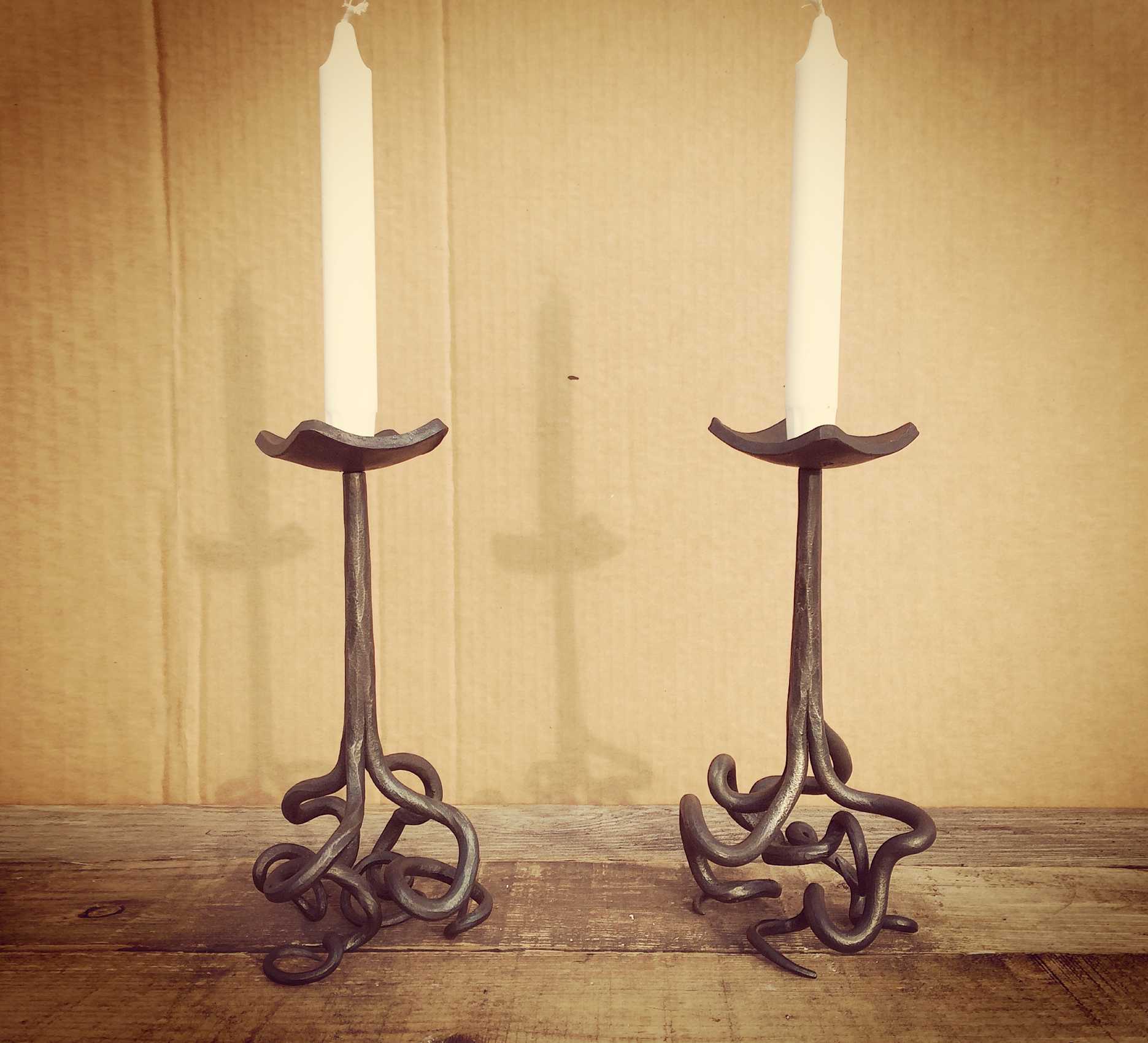 Rootball candle taper holders